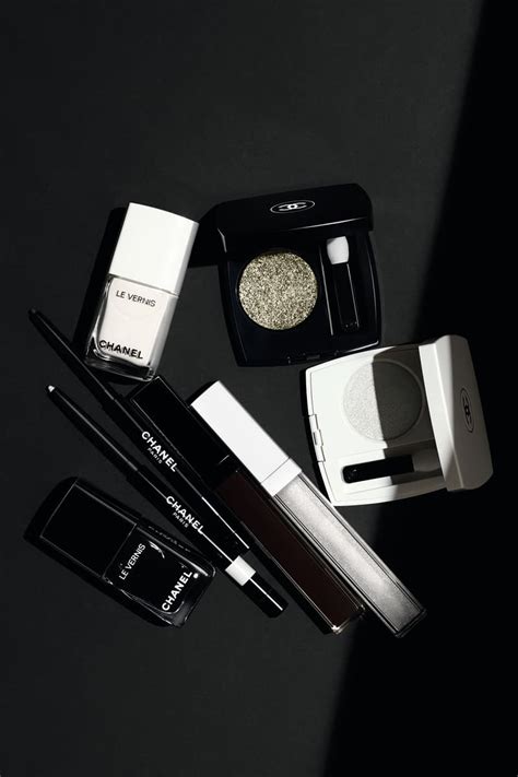 chanel make up illuminante 2019|Chanel Beauty NOIR ET BLANC Fall 2019 Makeup .